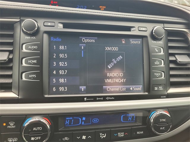 Used 2019 Toyota Highlander XLE image 24