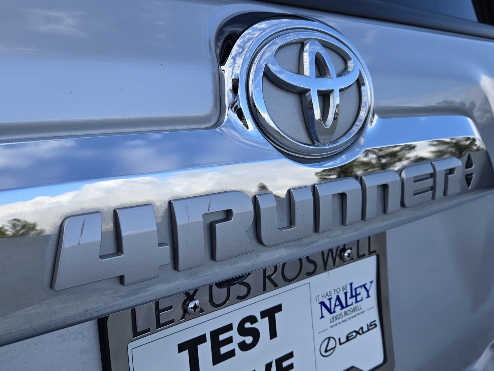 Used 2022 Toyota 4Runner Limited image 6