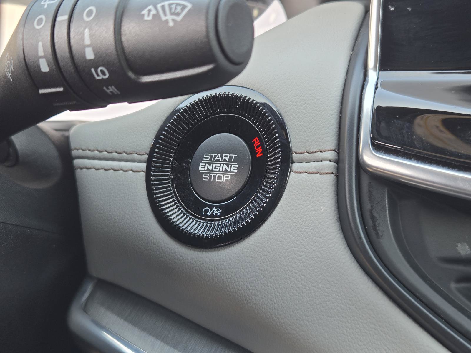 Used 2023 Jeep Compass Limited AWD/4WD image 12