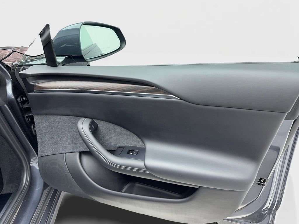 Used 2023 Tesla Model S image 40