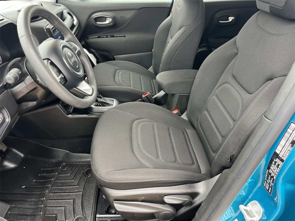 Used 2021 Jeep Renegade Latitude image 11