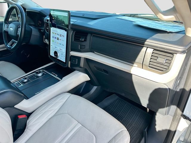 Used 2022 Ford Expedition Platinum image 31