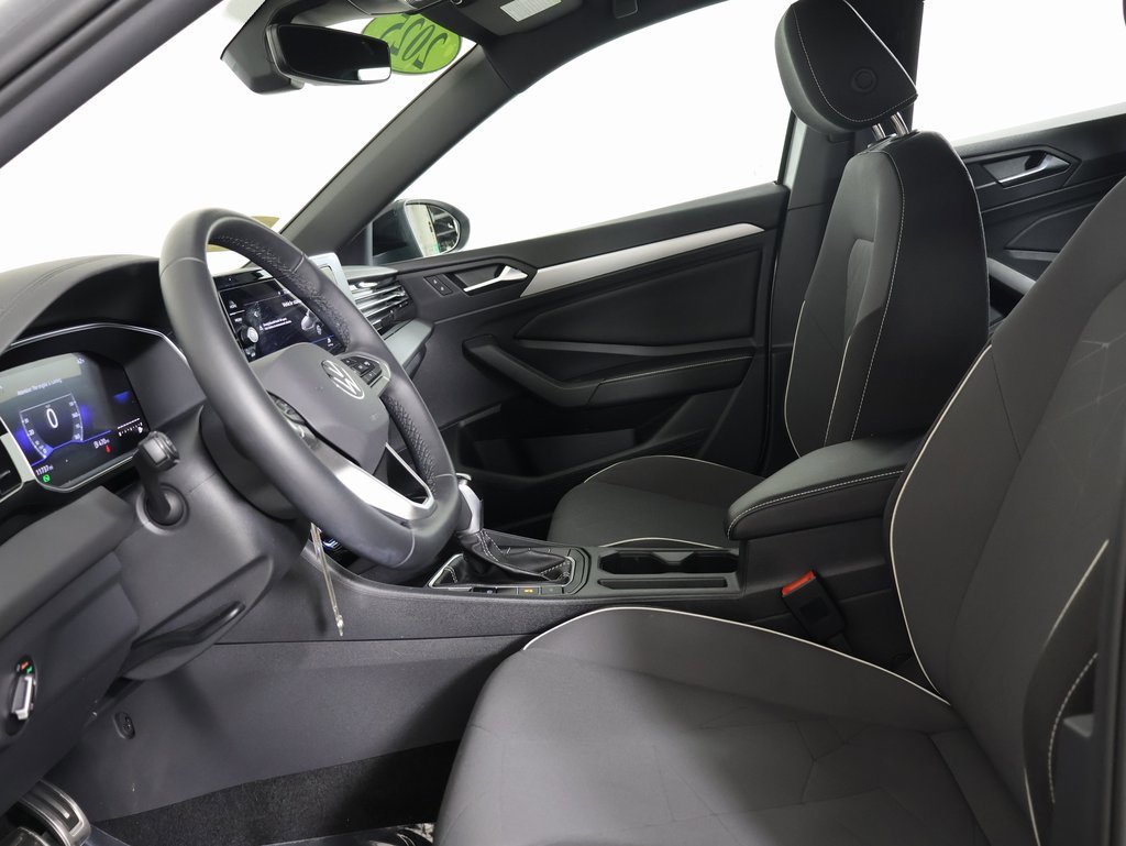 Used 2025 Volkswagen Jetta Sport image 20