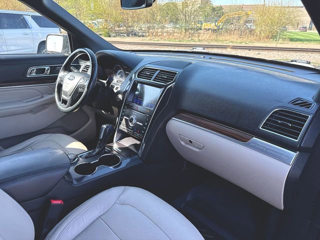 Used 2019 Ford Explorer Limited w/ Class III Trailer Tow Package AWD/4WD image 29
