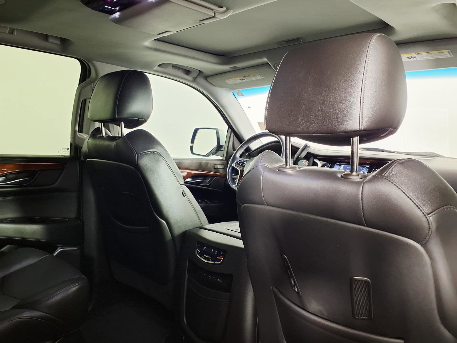 Used 2019 Cadillac Escalade Premium Luxury AWD/4WD image 12