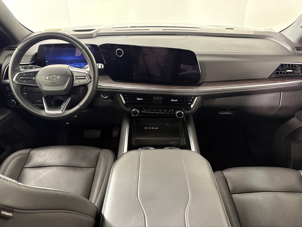 Used 2025 Chevrolet Suburban Z71 AWD/4WD image 41