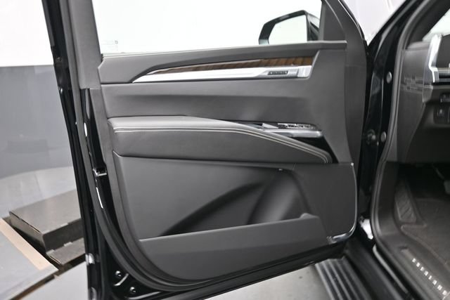 Certified 2026 Cadillac Escalade Platinum Sport w/ LPO, ONYX Package AWD/4WD image 12