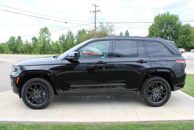 Used 2025 Jeep Grand Cherokee Summit w/ Obsidian Package AWD/4WD image 30