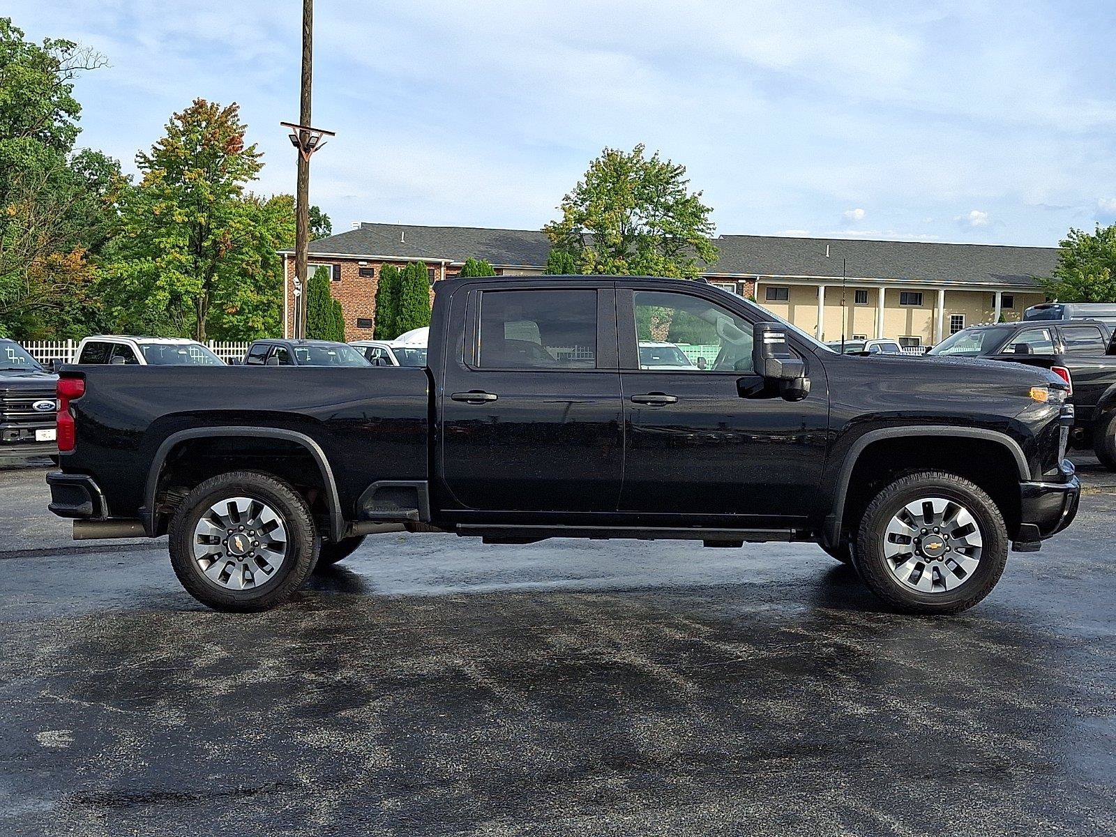 Used 2025 Chevrolet Silverado 2500 Custom w/ Custom Value Package AWD/4WD image 7