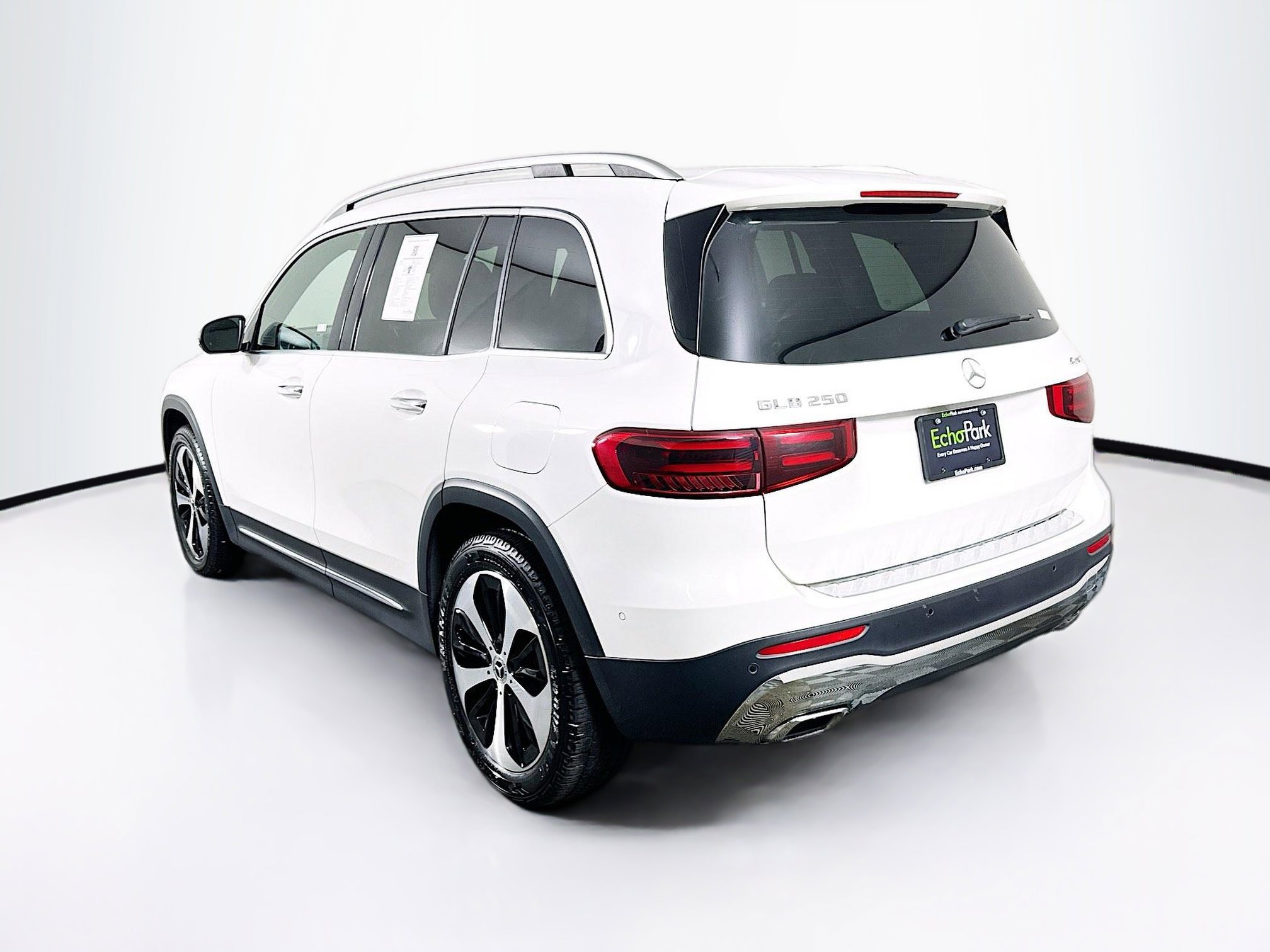 Used 2025 Mercedes-Benz GLB 250 4MATIC image 5