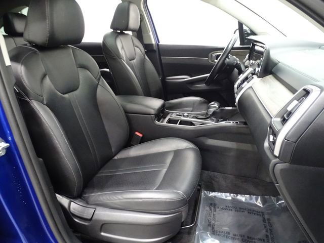 Used 2022 Kia Sorento EX w/ Panoramic Sunroof Package image 18