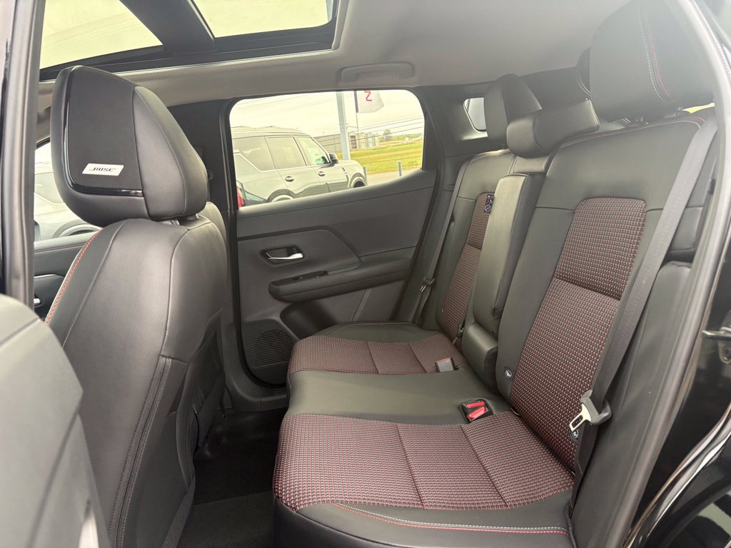 New 2027 Nissan Kicks SR w/ SR Premium Package AWD/4WD image 18