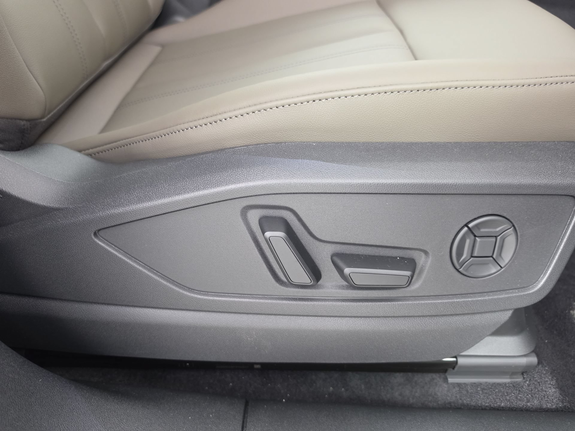 New 2026 Audi Q5 Premium Plus AWD/4WD image 42