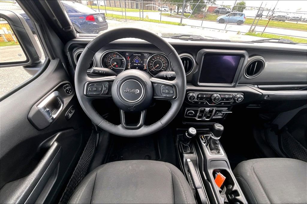 Used 2023 Jeep Gladiator Willys image 8