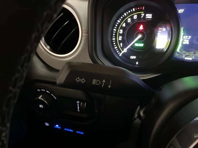 Used 2025 Jeep Wrangler Unlimited Sahara w/ Safety Group image 31