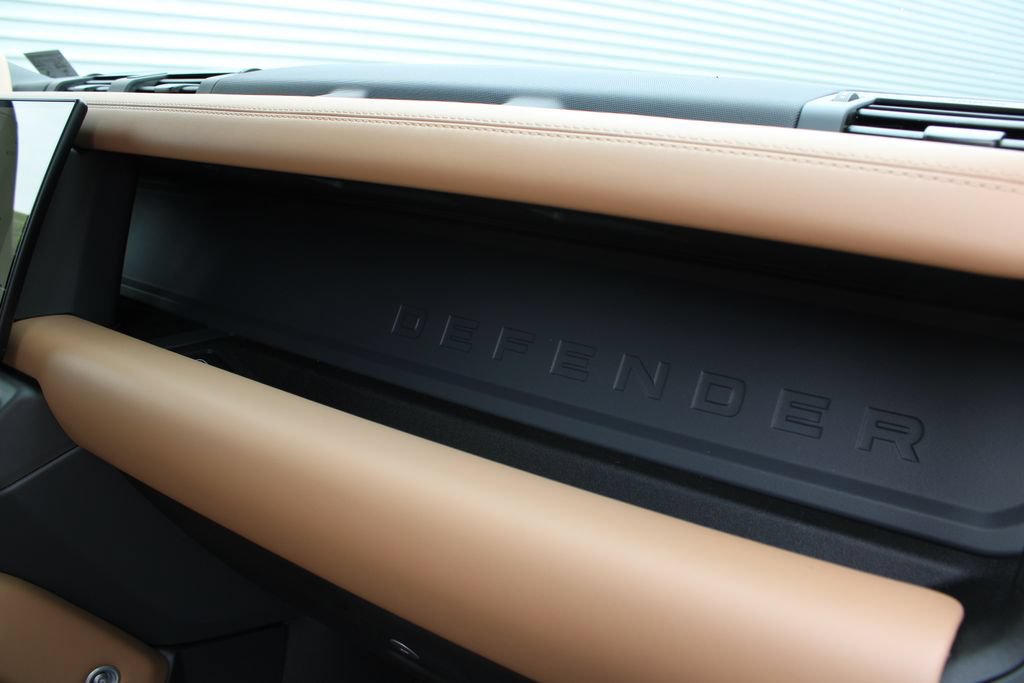 New 2026 Land Rover Defender 110 S AWD/4WD image 17