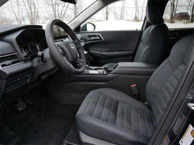 New 2026 Mitsubishi Outlander SE image 4