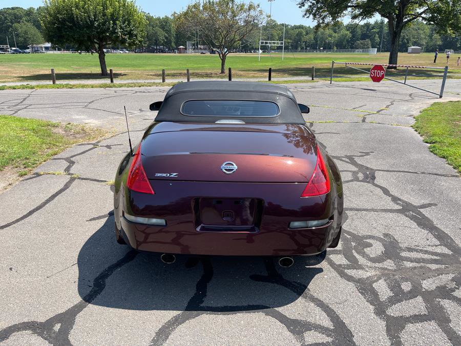 Used 2006 Nissan 350Z Touring image 10