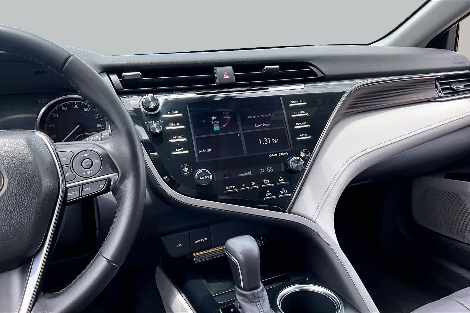 Used 2020 Toyota Camry XLE FWD image 7