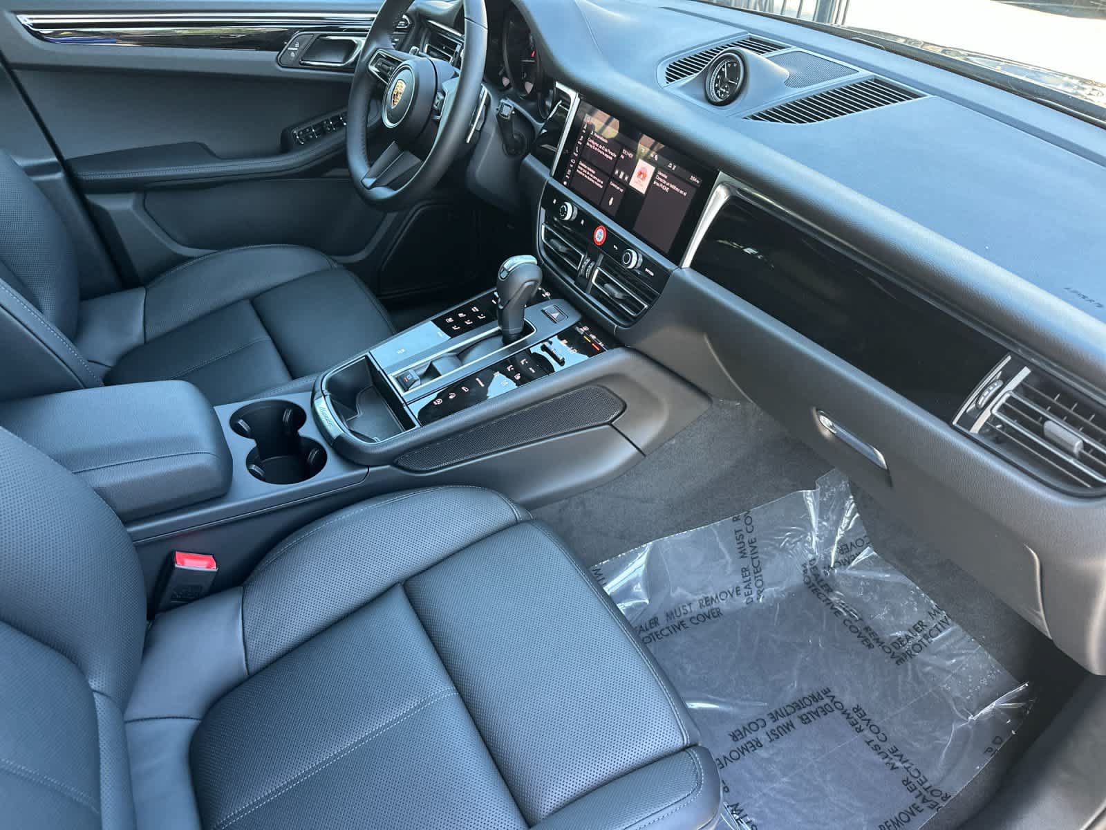New 2026 Porsche Macan AWD/4WD image 17
