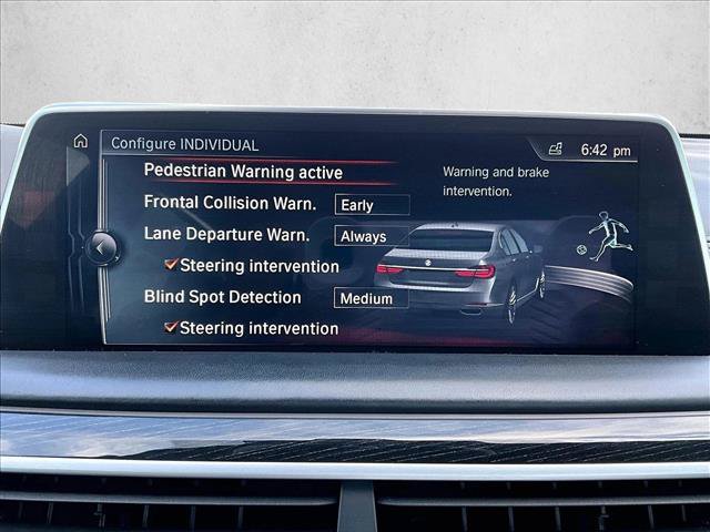 Used 2017 BMW 750i RWD image 24
