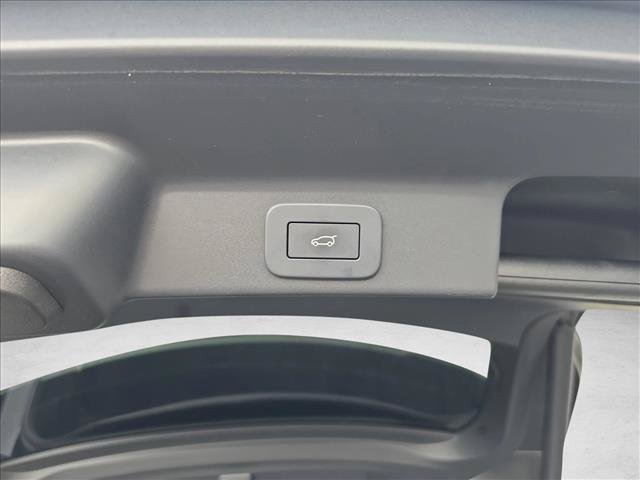 Used 2024 Jaguar F-PACE R-Dynamic S AWD/4WD image 13