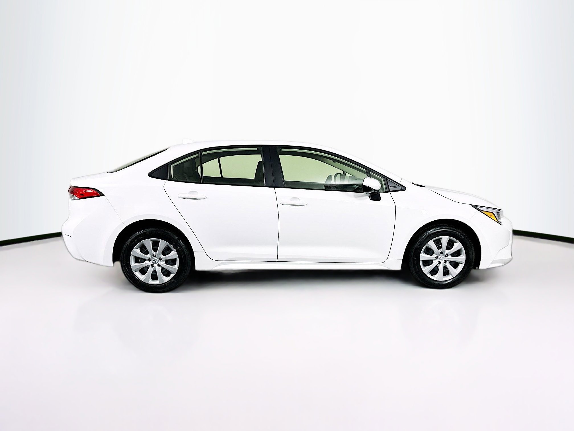 Used 2025 Toyota Corolla LE image 10