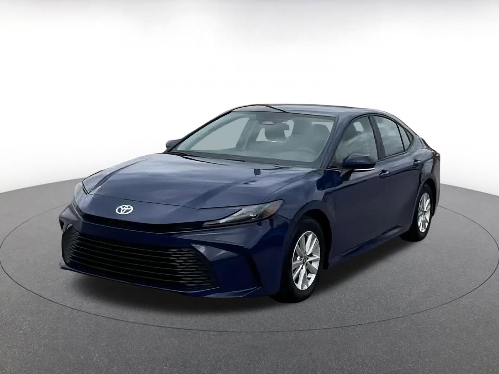 Used 2025 Toyota Camry LE image 7