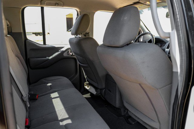 Used 2021 Nissan Frontier SV w/ Midnight Edition Floor Mats image 33