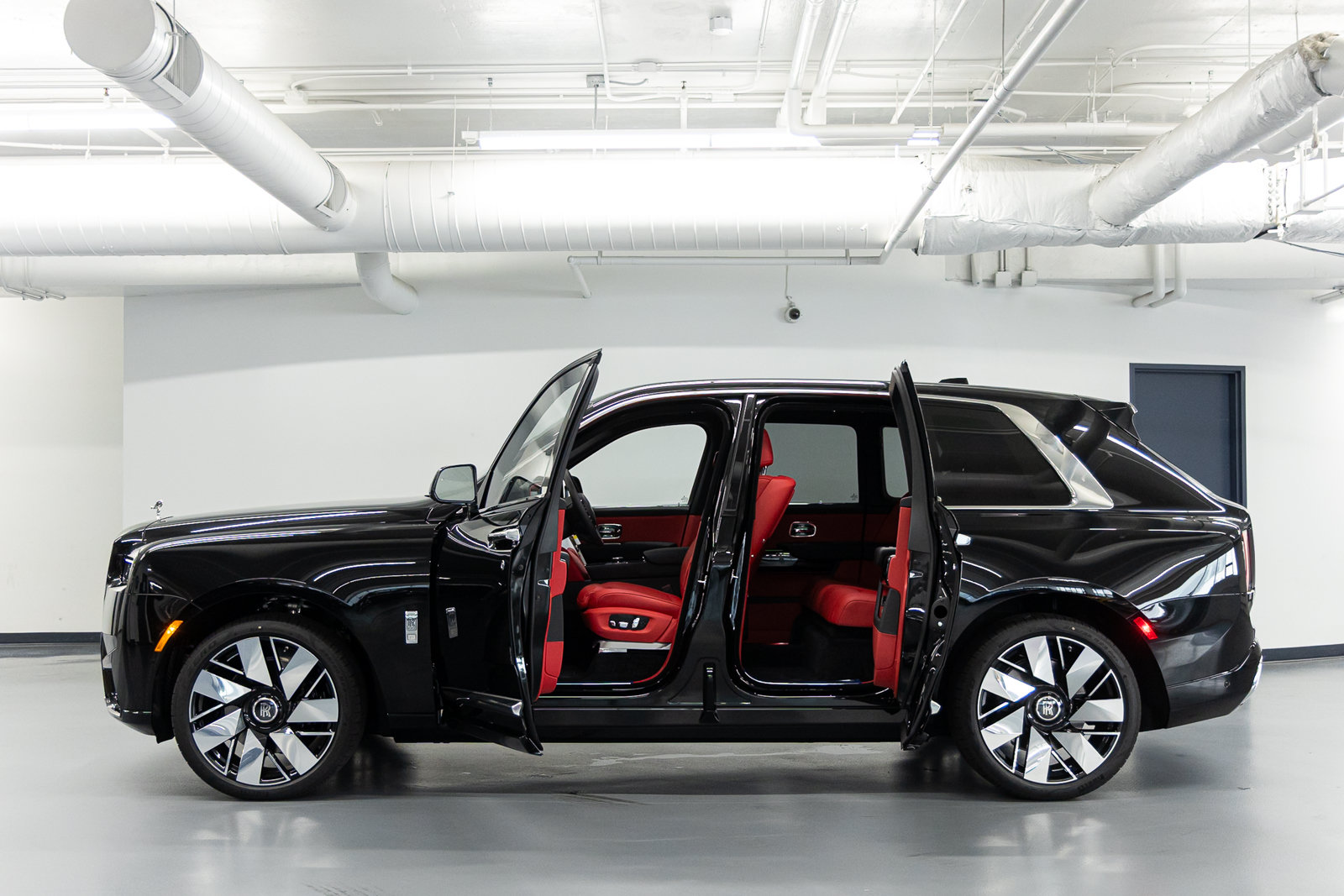 New 2027 Rolls-Royce Cullinan AWD/4WD image 26