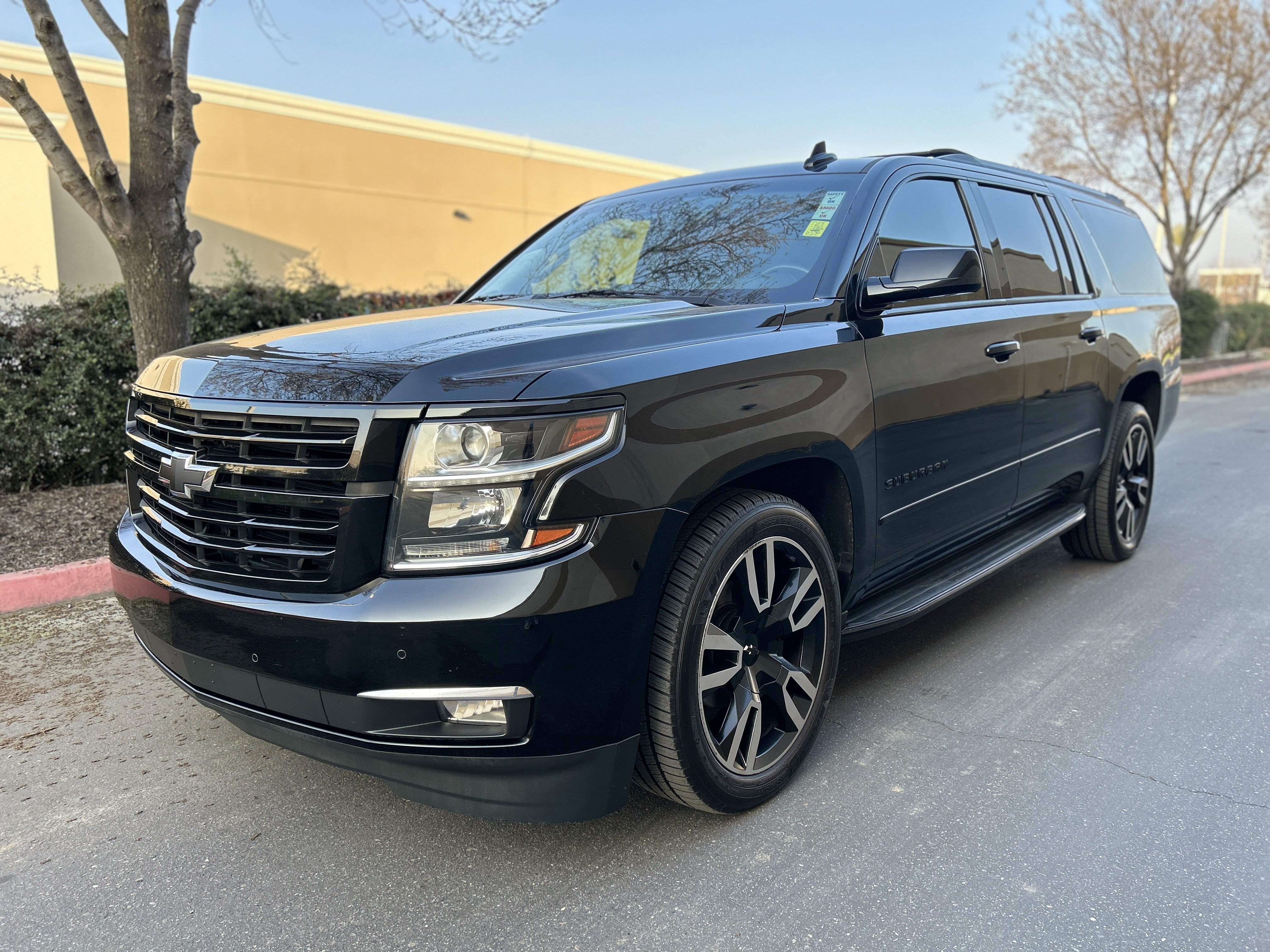 Used 2019 Chevrolet Suburban Premier image 3