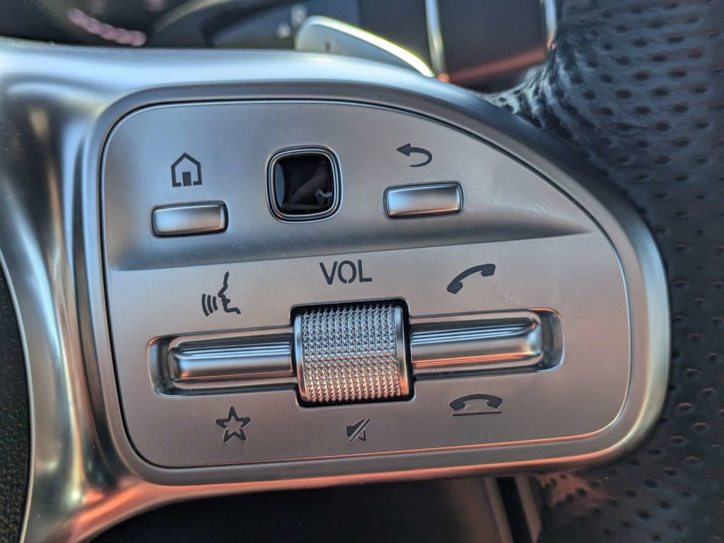 Used 2022 Mercedes-Benz GLC 300 image 26