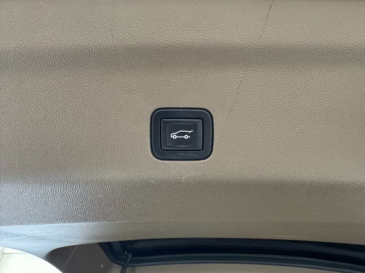 Used 2023 GMC Yukon Denali AWD/4WD image 59