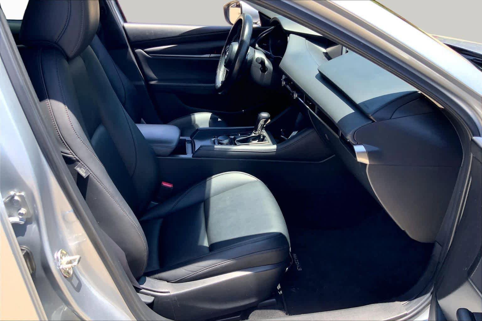Used 2020 MAZDA MAZDA3 Sedan w/ Select Package FWD image 9