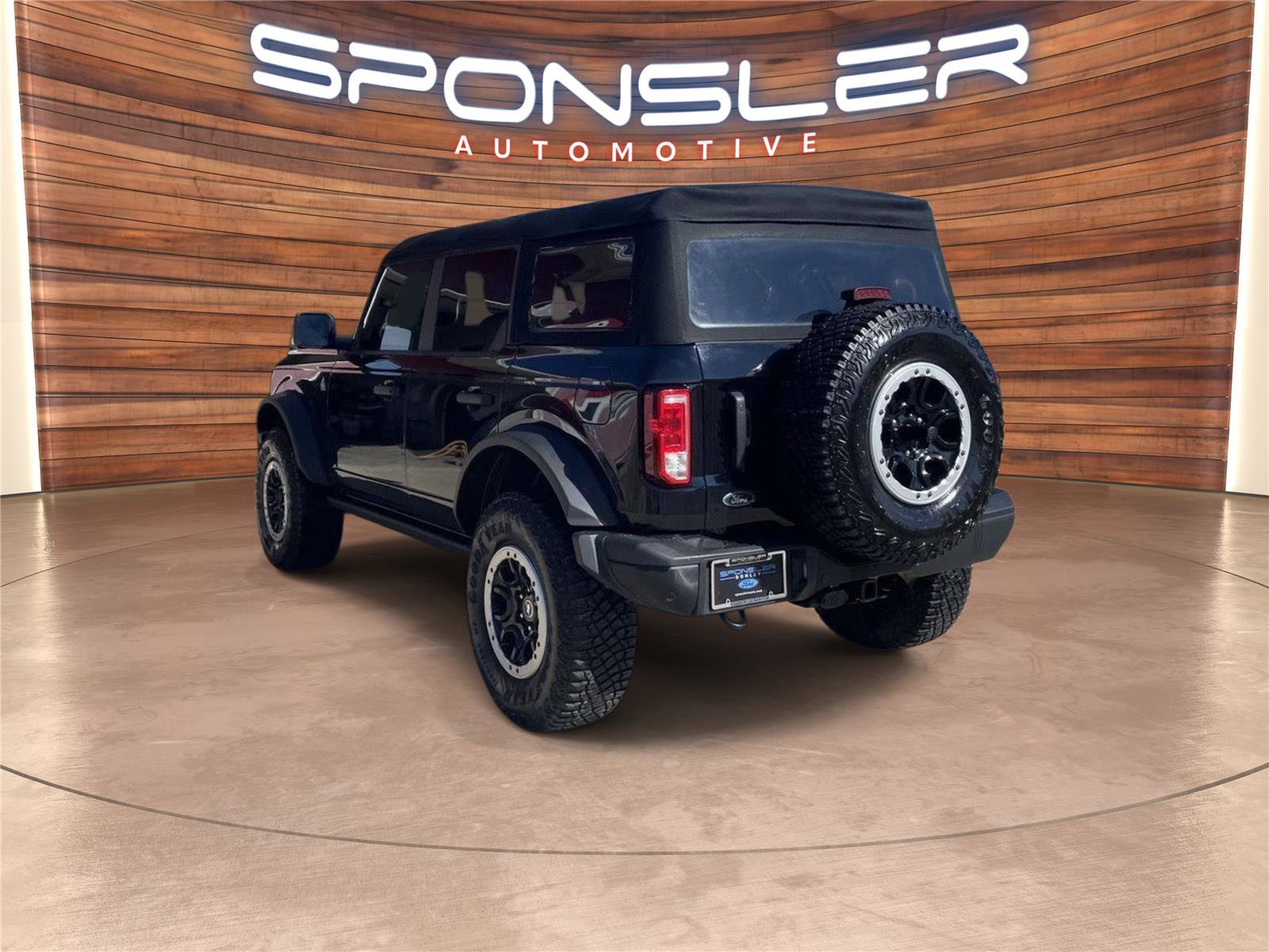 Used 2024 Ford Bronco Black Diamond w/ Sasquatch Package image 3