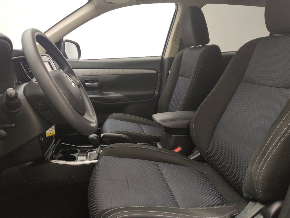 Used 2018 Mitsubishi Outlander ES image 17