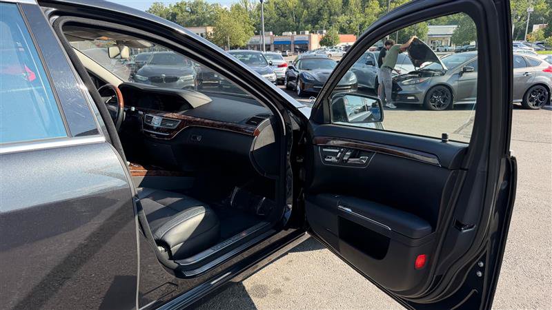 Used 2012 Mercedes-Benz S 550 4MATIC image 29
