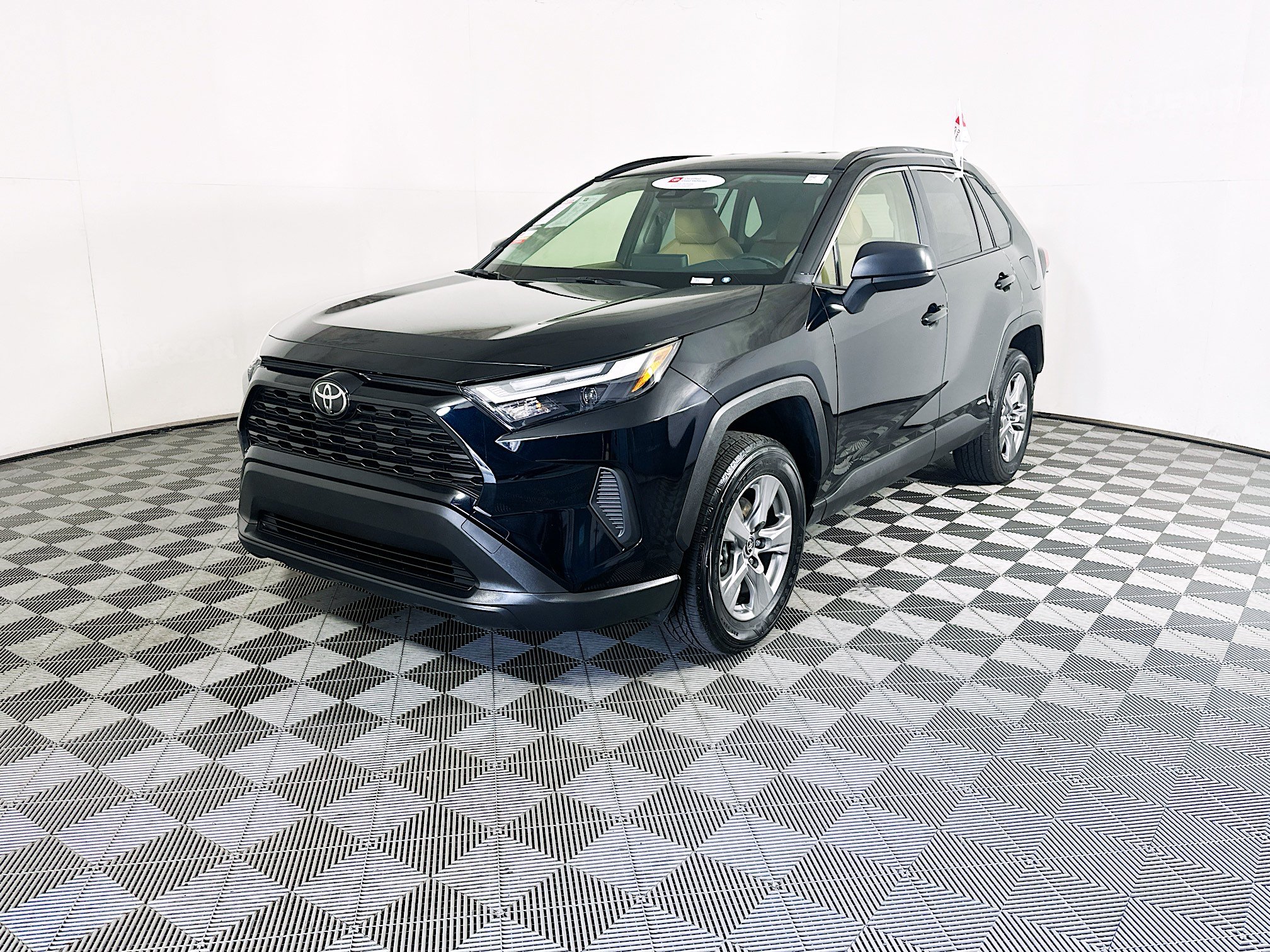 Certified 2025 Toyota RAV4 LE AWD/4WD image 7