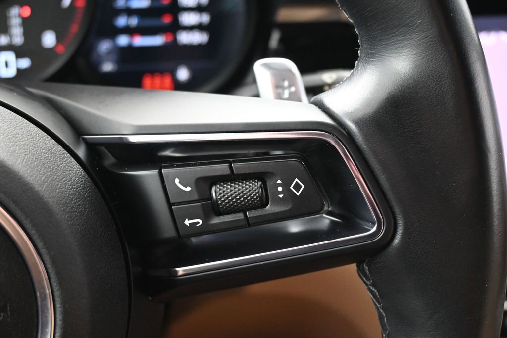 Certified 2023 Porsche Macan AWD/4WD image 23