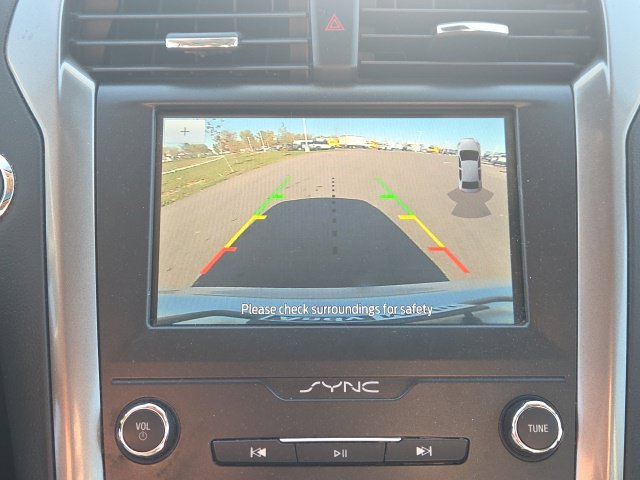 Used 2020 Ford Fusion SE FWD image 26