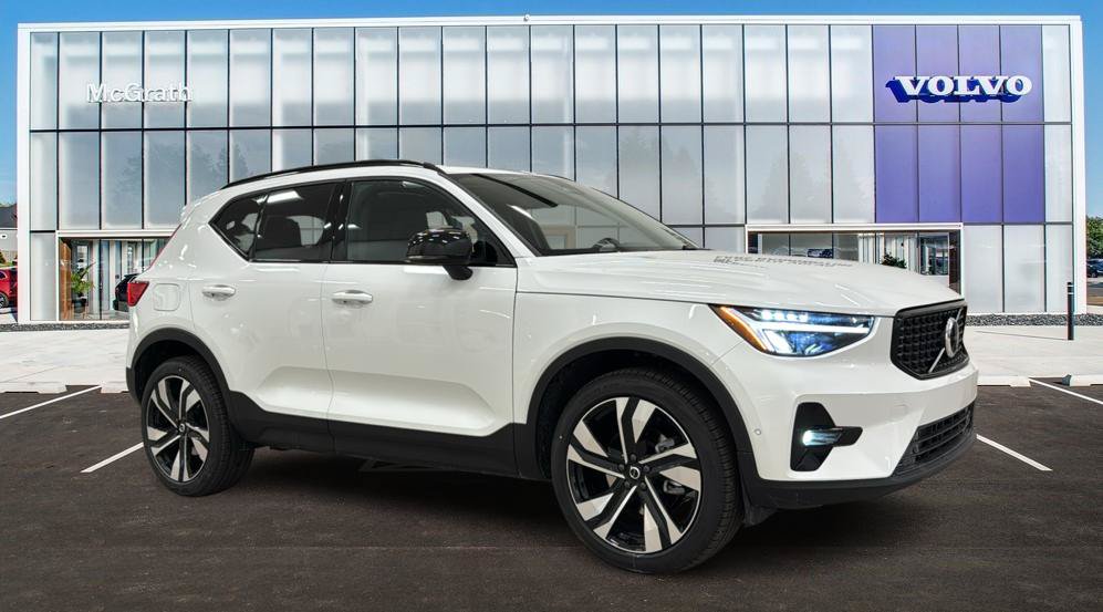 New 2026 Volvo XC40 B5 Plus w/ Protection Package Premier