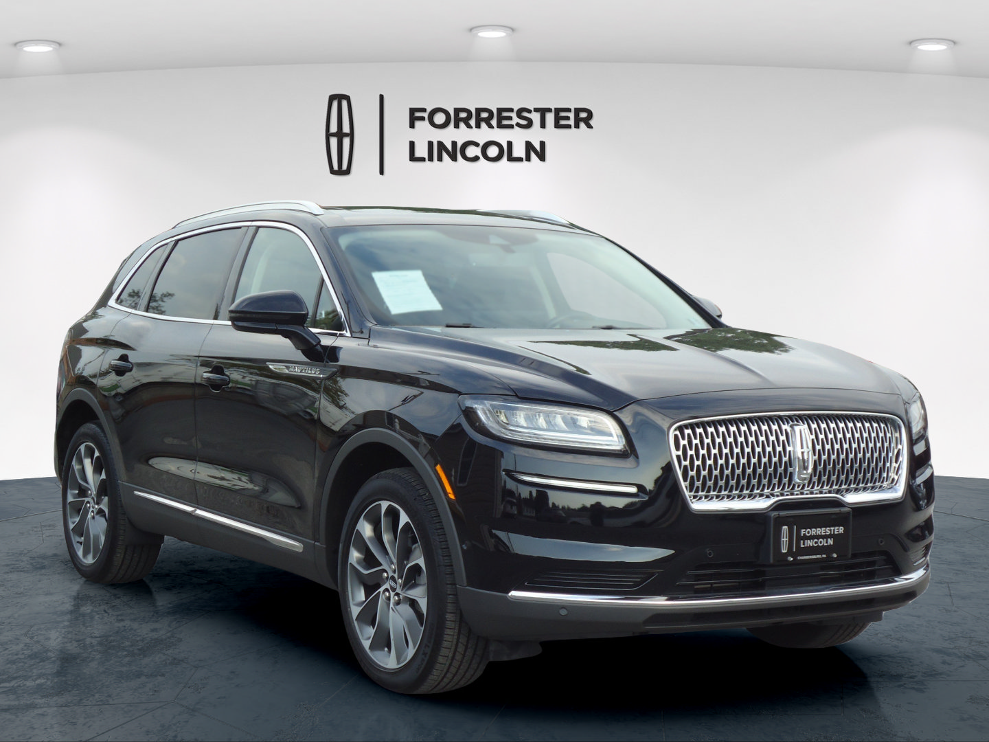 Used 2023 Lincoln Nautilus Reserve w/ Equipment Group 201A AWD/4WD image 1