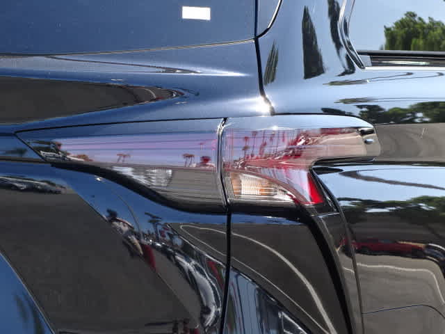 Certified 2025 Toyota Sienna XLE Woodland Edition AWD/4WD image 11