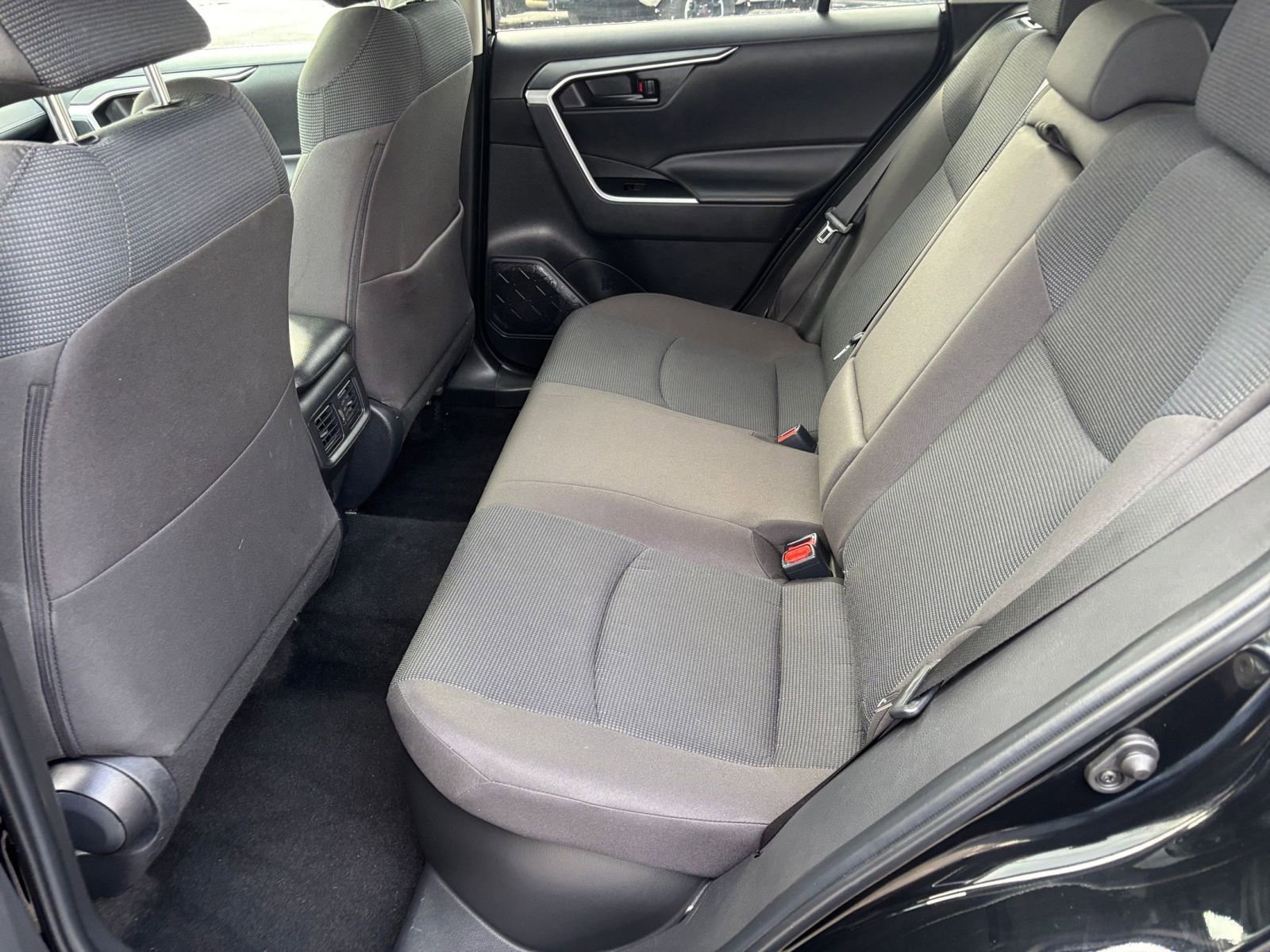 Used 2025 Toyota RAV4 LE image 22