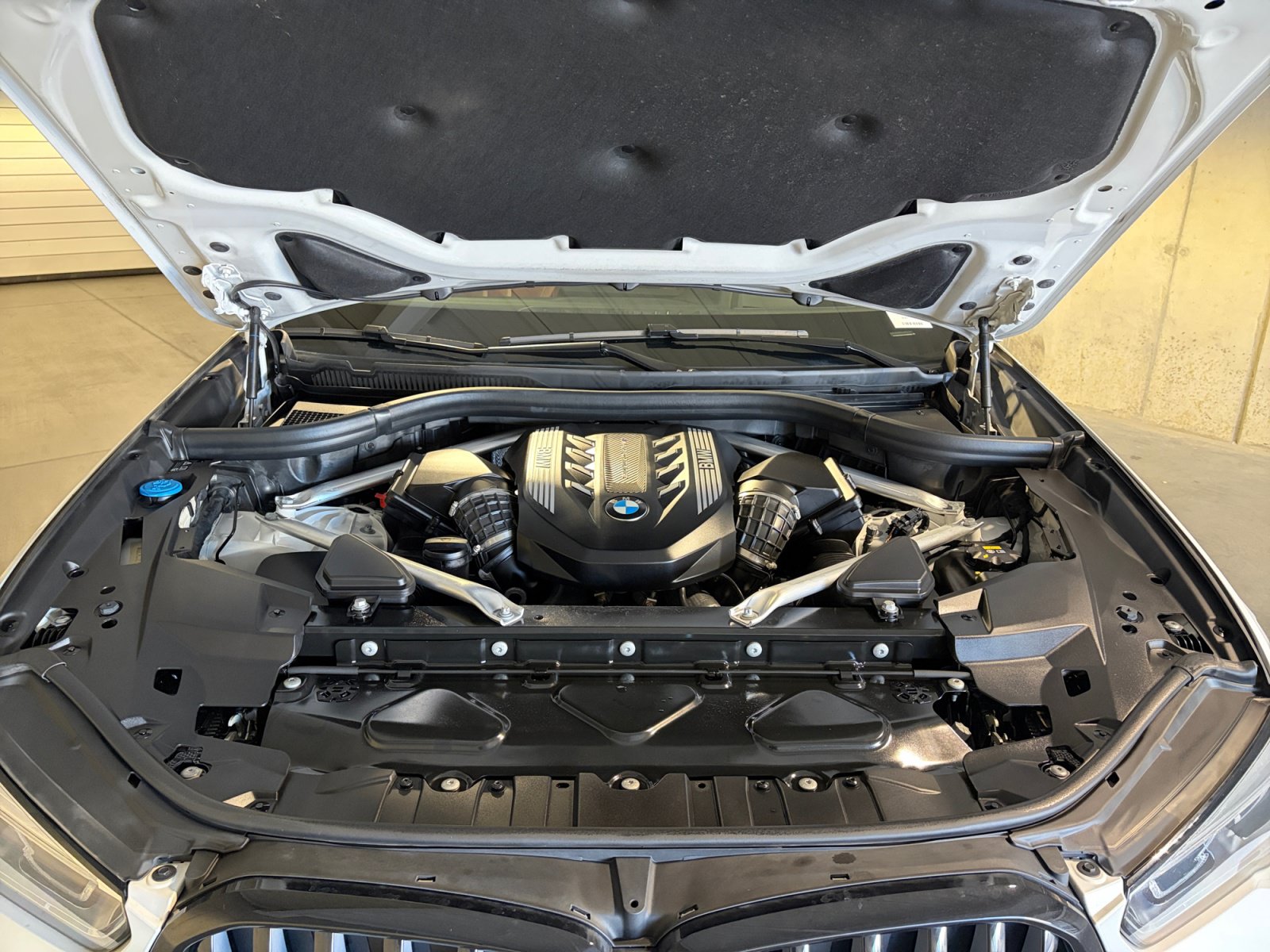 Used 2022 BMW X6 M50i w/ Executive Package AWD/4WD image 13