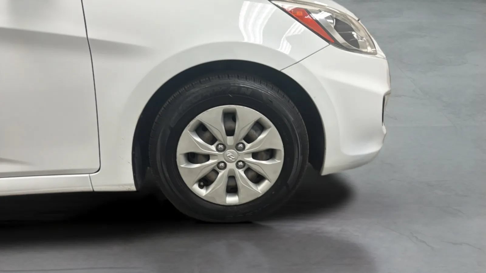Used 2017 Hyundai Accent SE FWD image 23