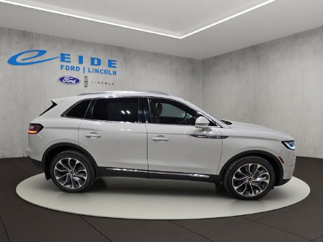 Certified 2023 Lincoln Nautilus Reserve w/ Equipment Group 201A AWD/4WD image 8
