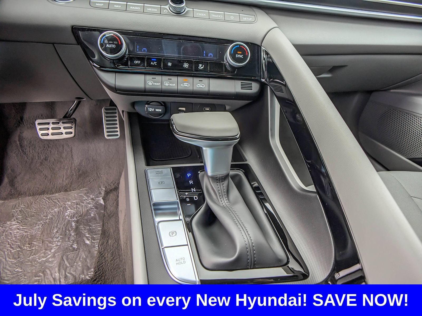 New 2025 Hyundai Elantra SEL FWD image 30