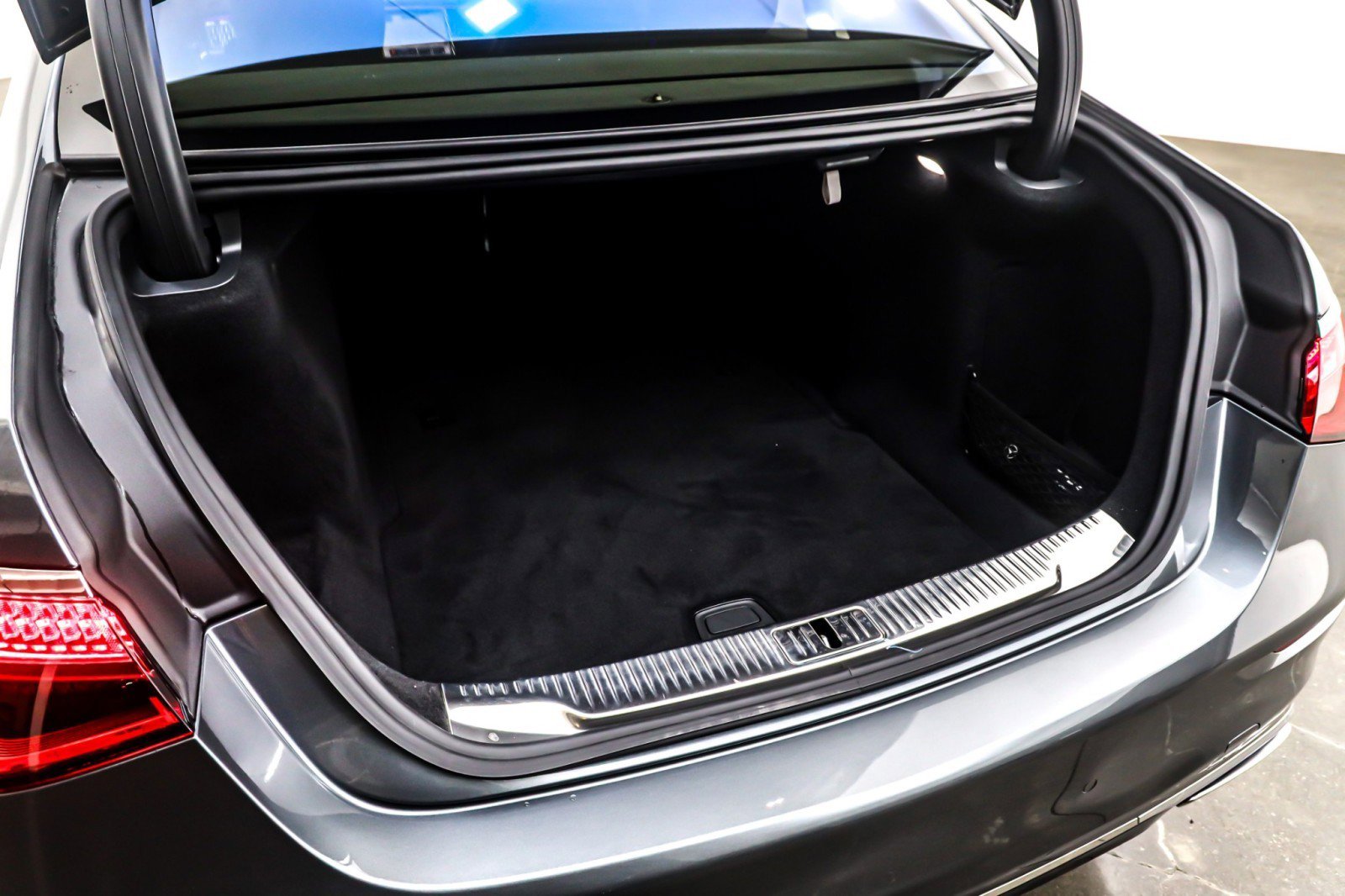 Certified 2023 Mercedes-Benz S 580 4MATIC Sedan image 25