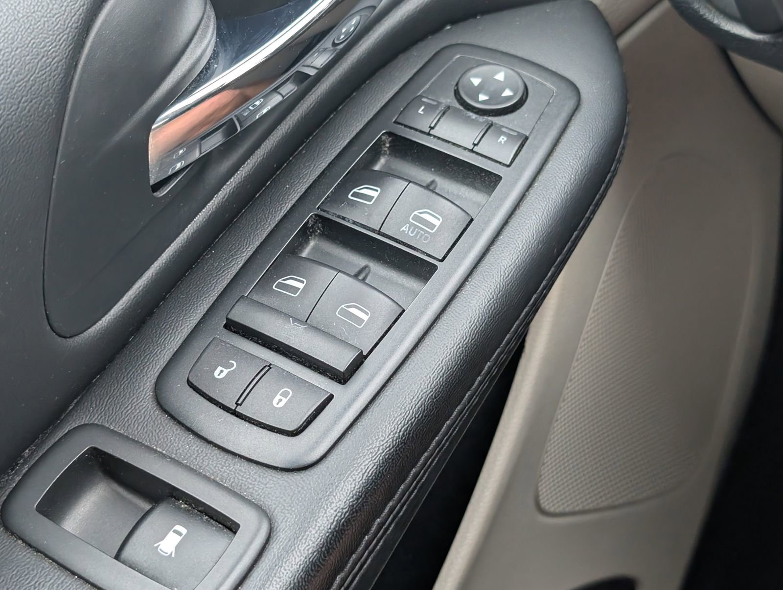 Used 2015 Dodge Grand Caravan SE w/ Quick Order Package 29E SE image 17